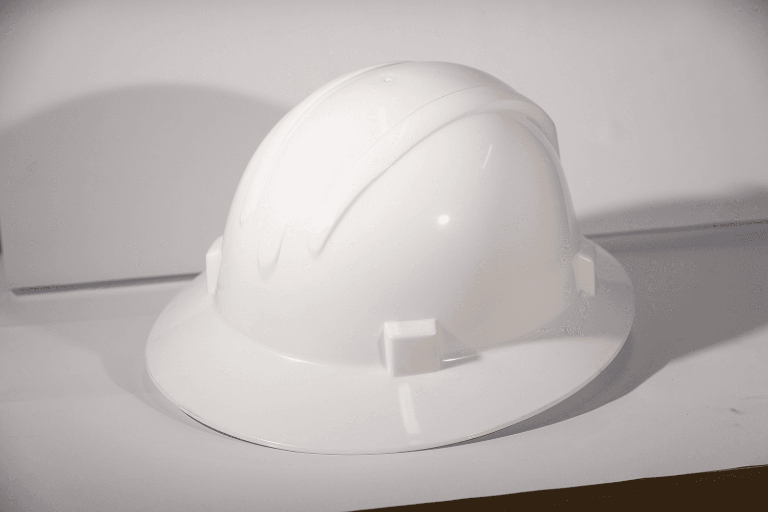 Хамгаалалтын каск /хүрээтэй/